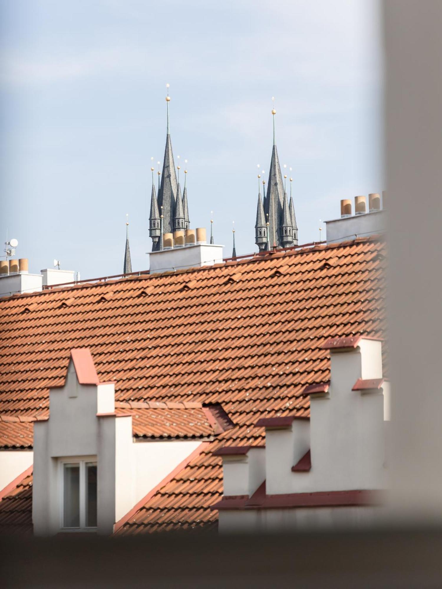 Decadent Art Deco Balcony Apartment In Old Town Prag Exteriör bild