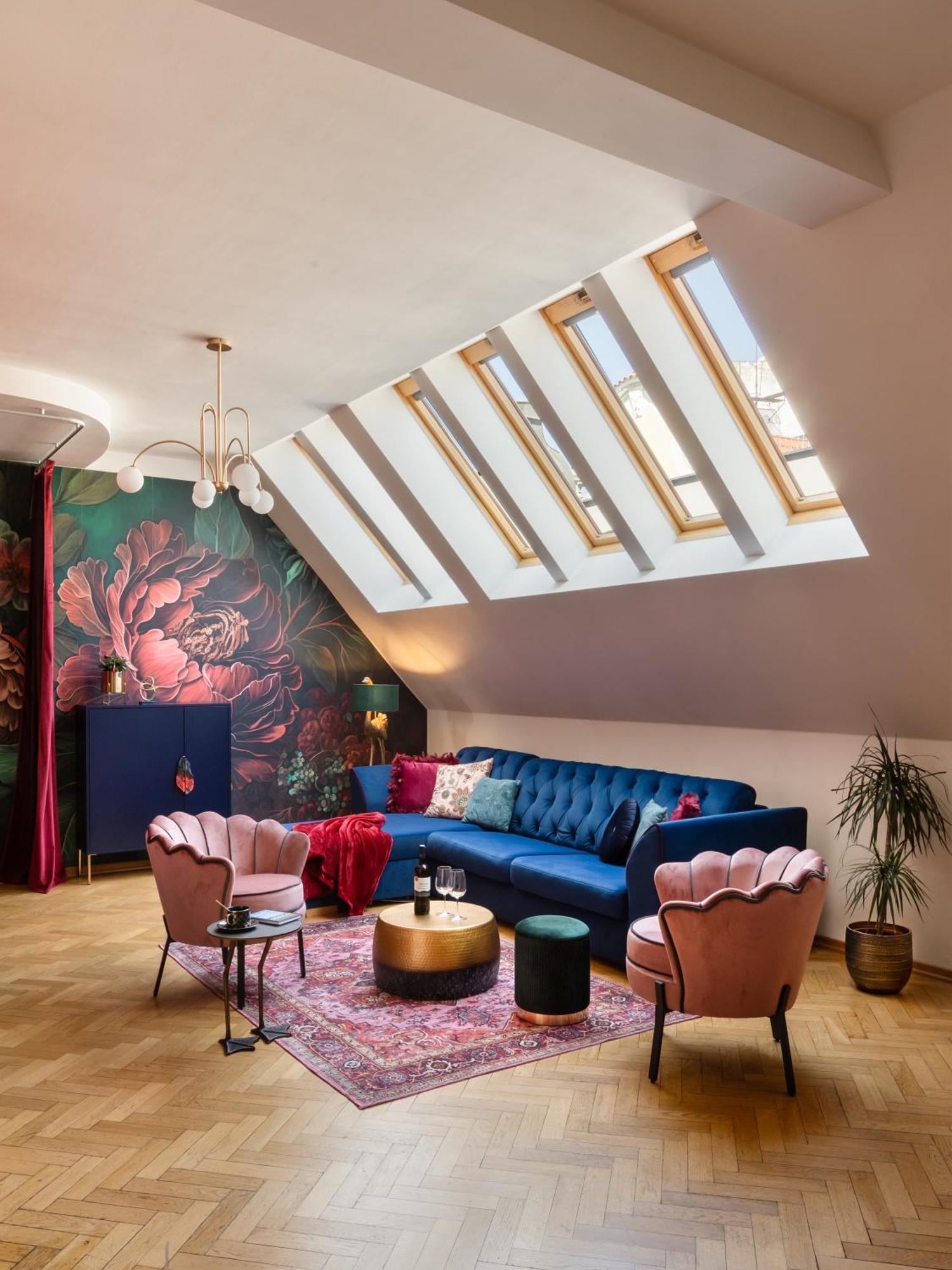 Decadent Art Deco Balcony Apartment In Old Town Prag Exteriör bild